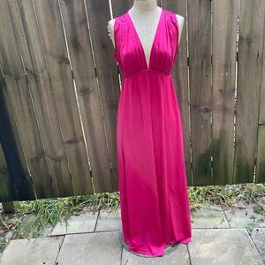 Vintage 70s VANITY FAIR FUCHSIA Grecian Goddess Antron Nylon Gown 34 Small